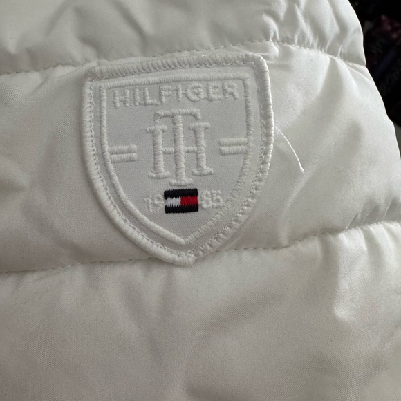 Tommy Hilfiger lightweight water resistant THFlex double zipper coat with hoodie - Picture 6 of 7